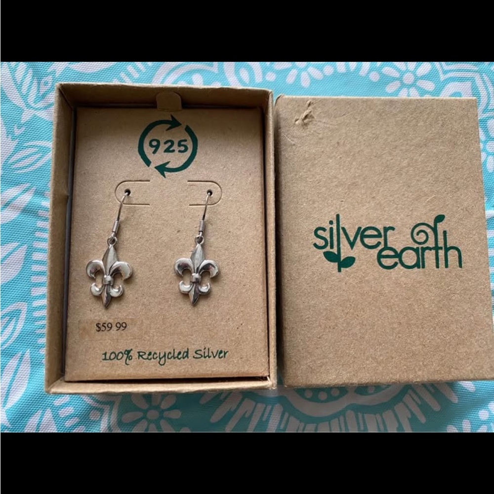 New in box  Silver Earrings